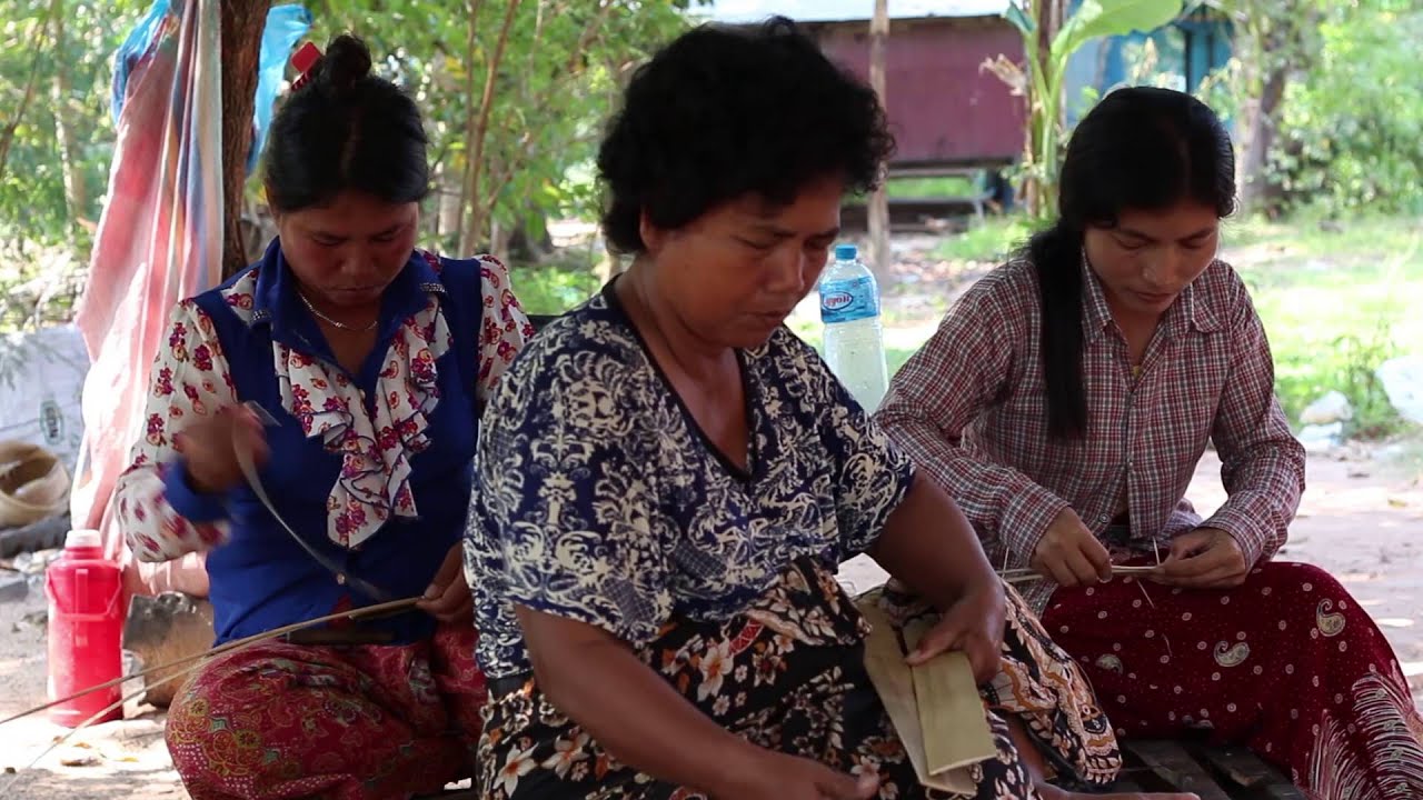 A Morning at the Angkor Handicraft Centre: Stone Carving in Siem Reap